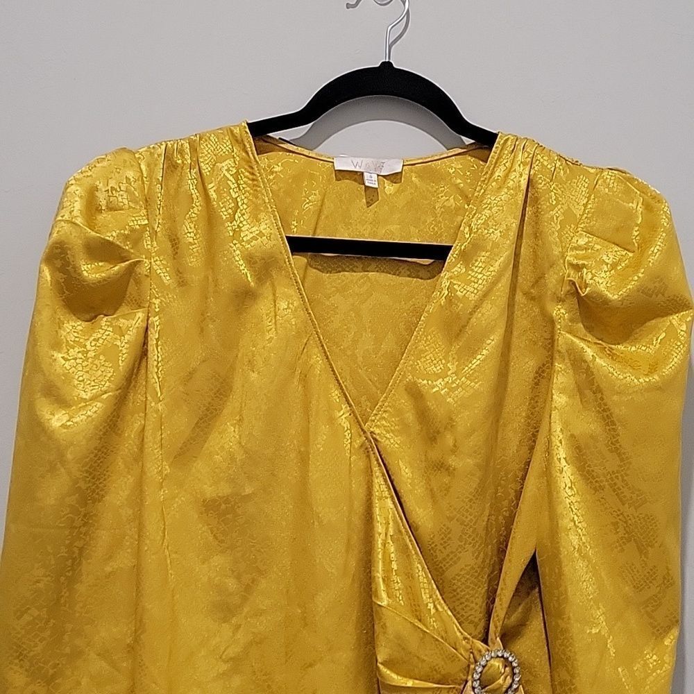 Gorgeous gold blouse sz 8 - Picture 4 of 11